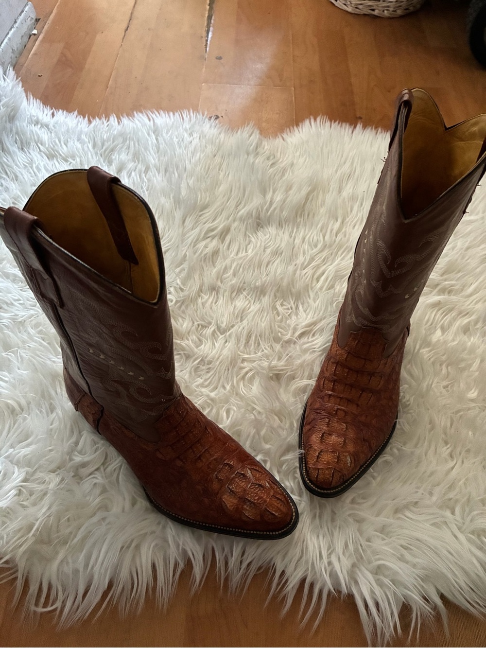 Leather Western BOOTS.  Size 10.